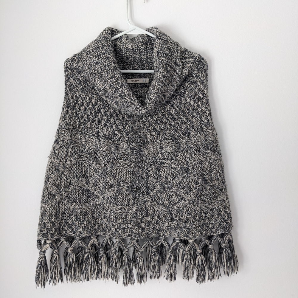 Boho Gray Cable Knit Poncho Cape – Wool Blend